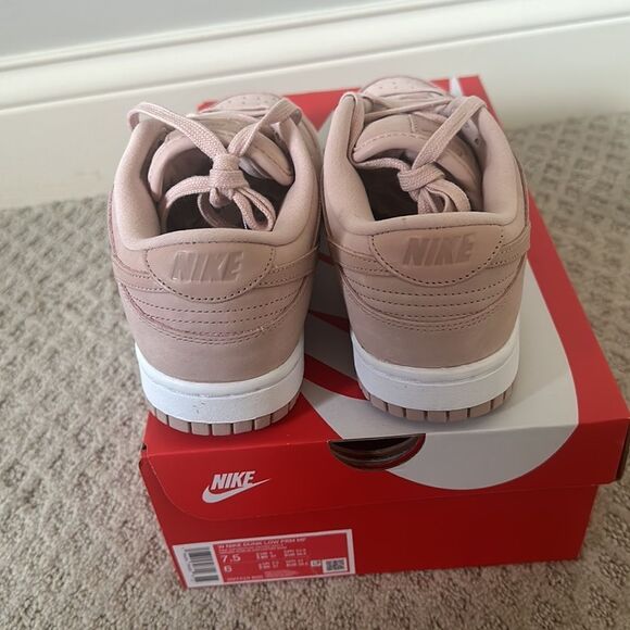 NWT sz 7.5 Nike Women’s Dunk Low premium pink - Picture 5 of 9